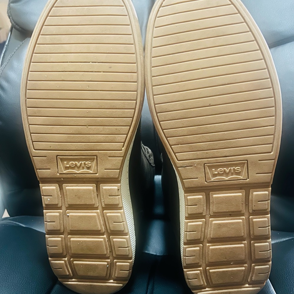 Levi's Dark Brown High-Top Sneakers - Picture 5 of 7